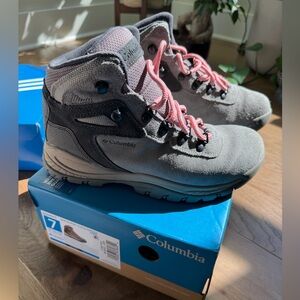 Columbia Women’s Newton Ridge™ Plus Waterproof Amped Hiking Boot